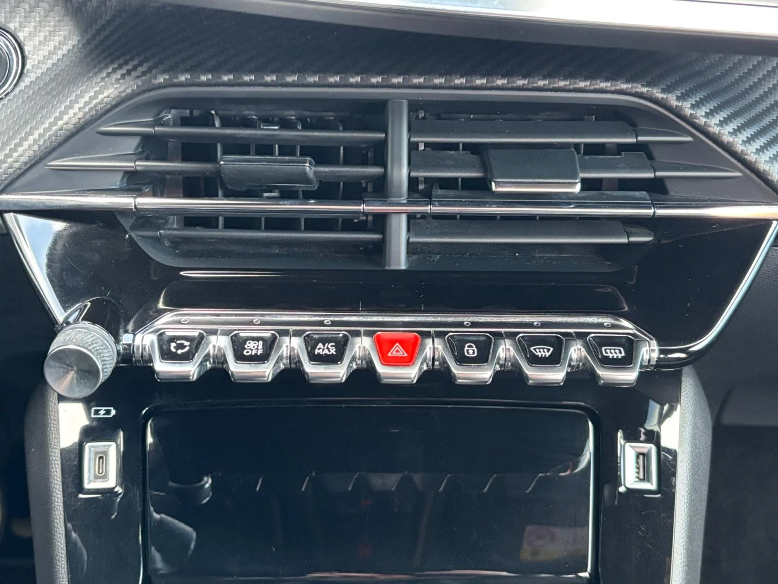 Hoofdafbeelding Peugeot e-2008