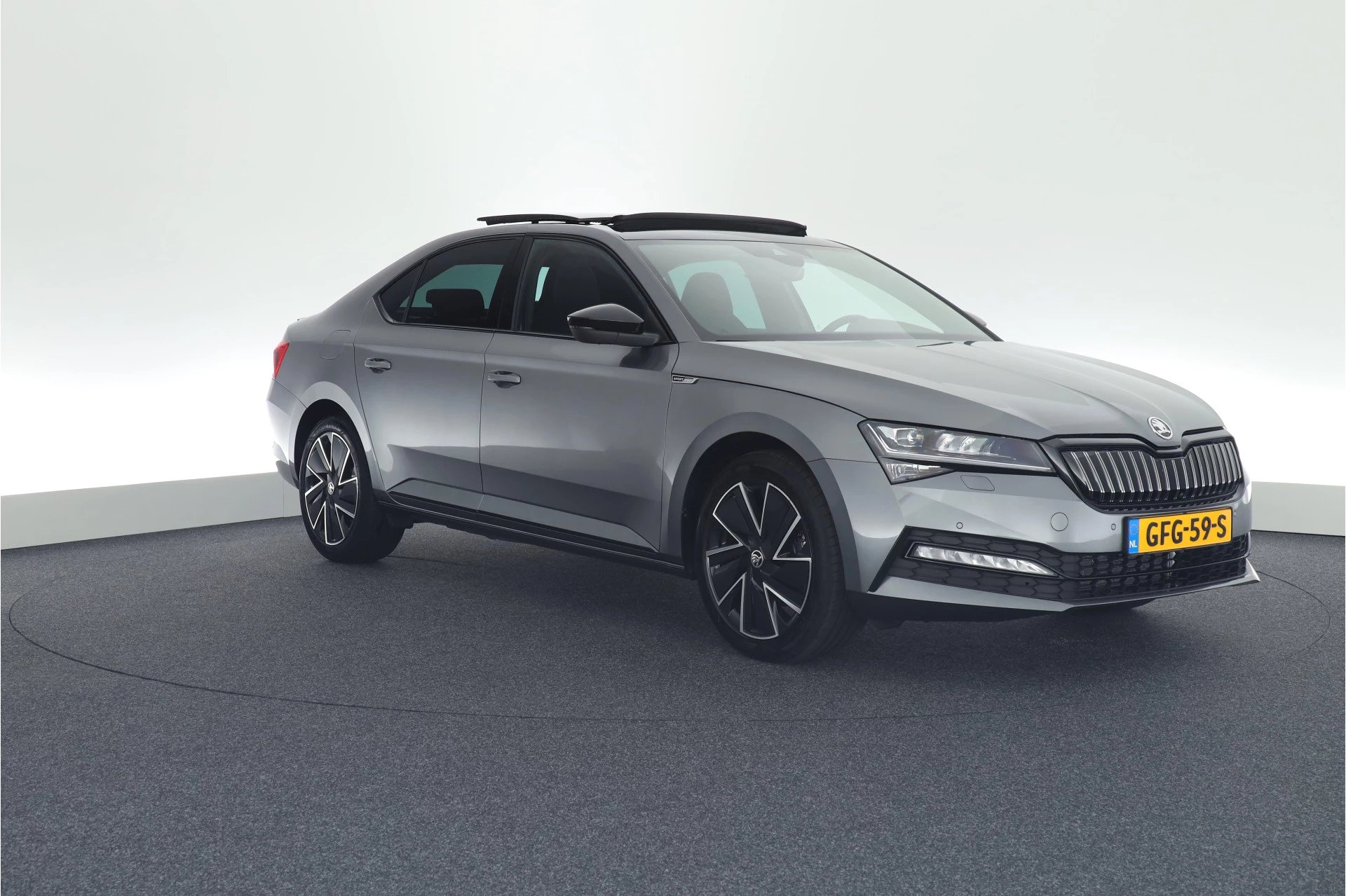 Hoofdafbeelding Škoda Superb