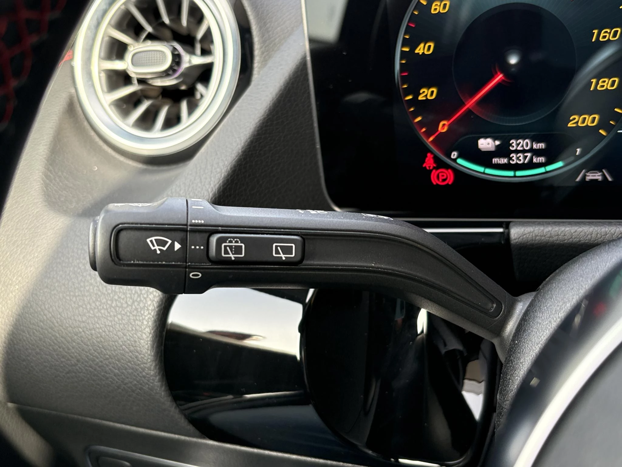 Hoofdafbeelding Mercedes-Benz EQA