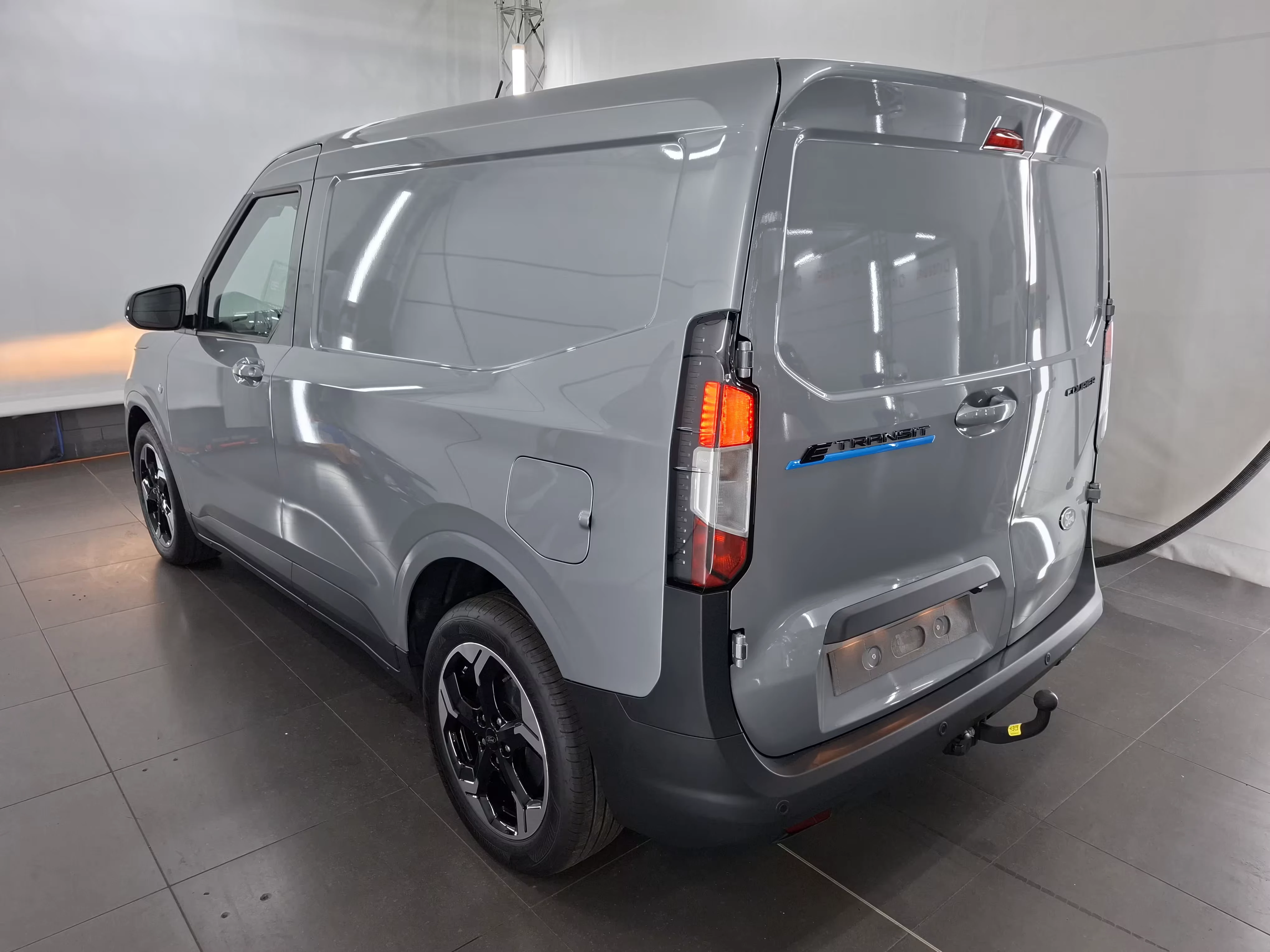 Hoofdafbeelding Ford E-Transit Courier