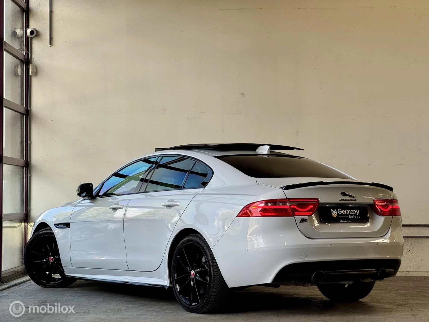 Hoofdafbeelding Jaguar XE
