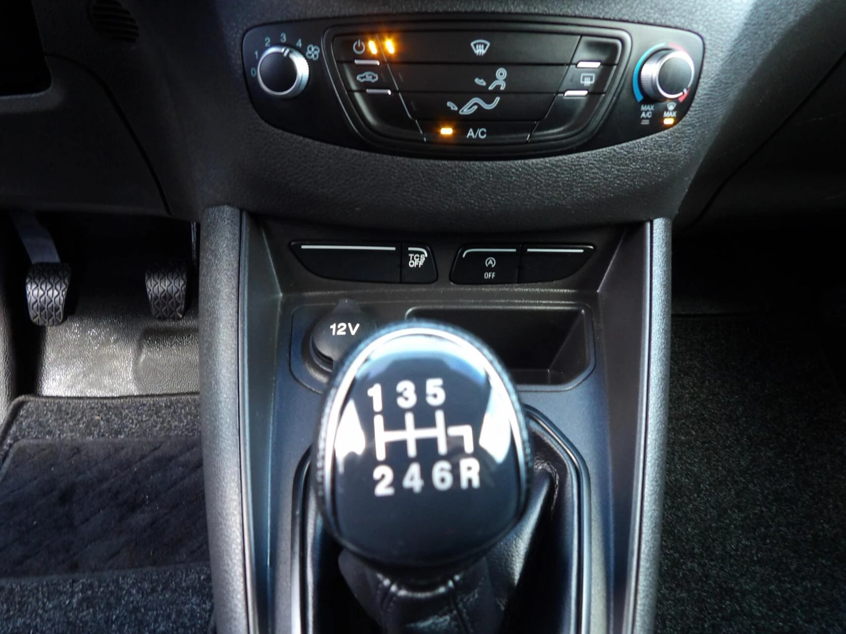 Hoofdafbeelding Ford Transit Courier