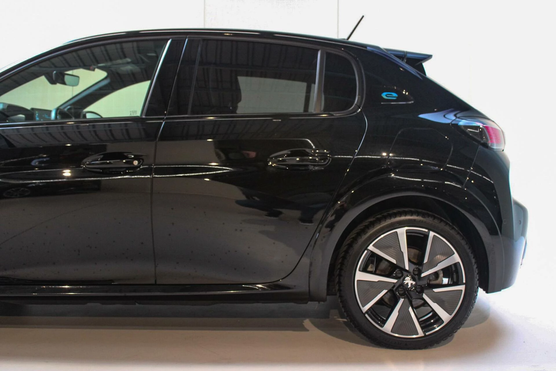 Hoofdafbeelding Peugeot e-208