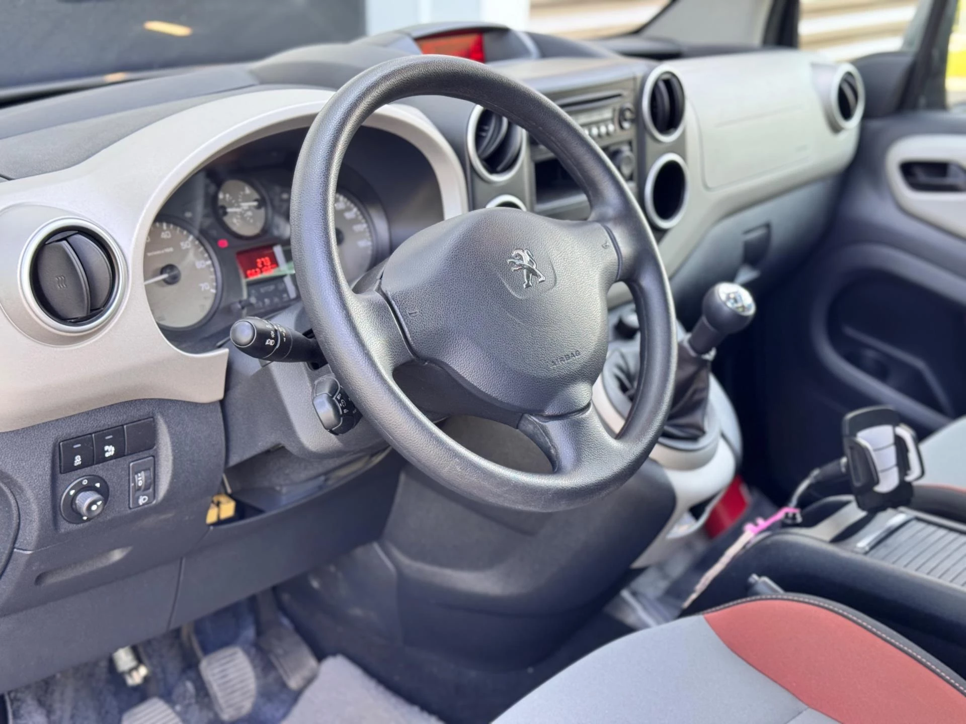 Hoofdafbeelding Peugeot Partner