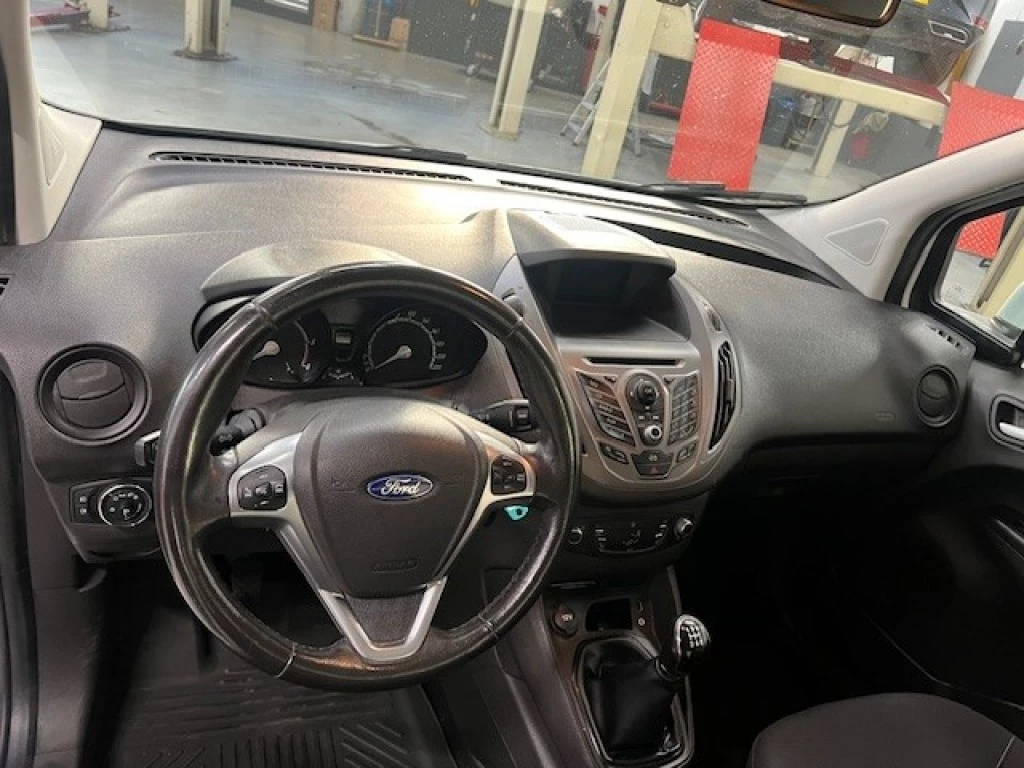 Hoofdafbeelding Ford Transit Courier