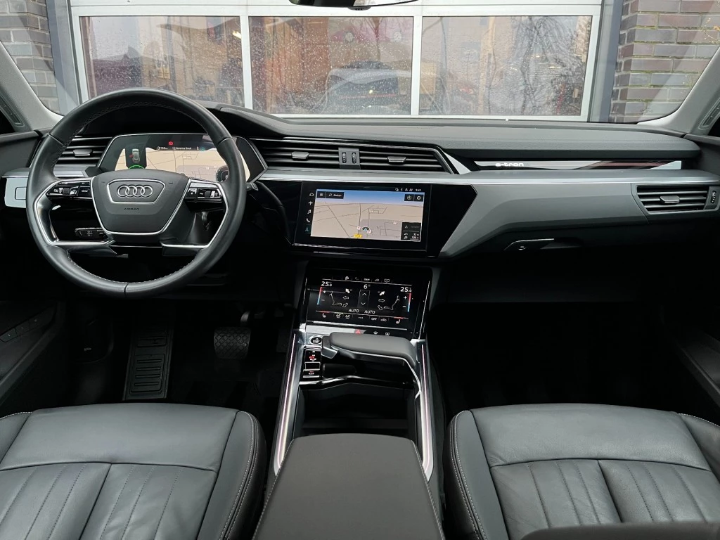 Hoofdafbeelding Audi e-tron