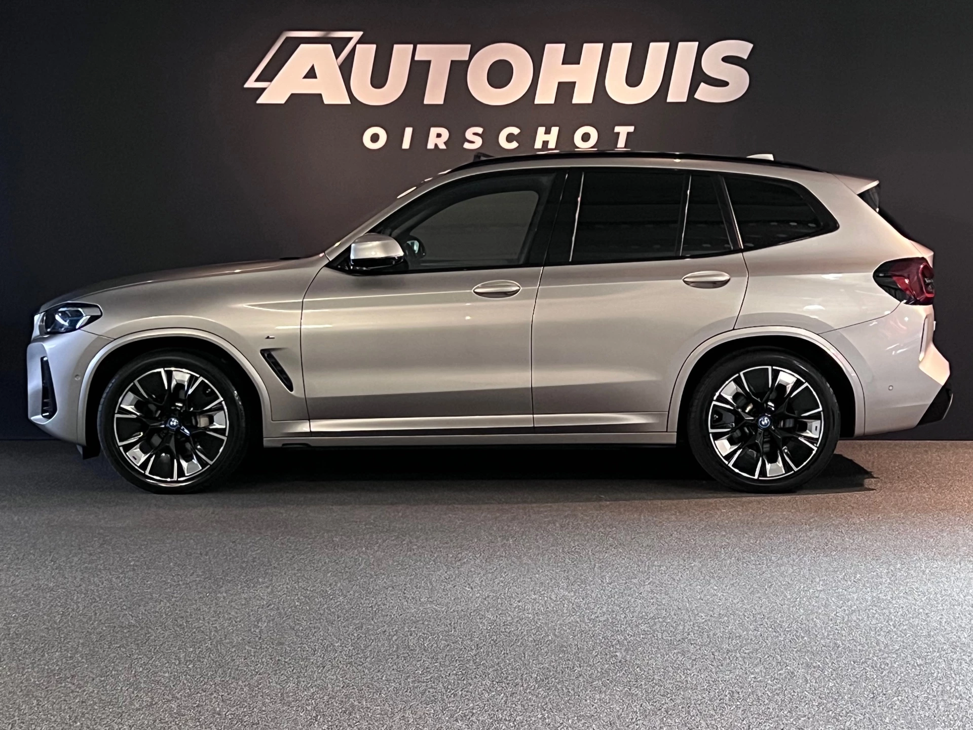 Hoofdafbeelding BMW iX3