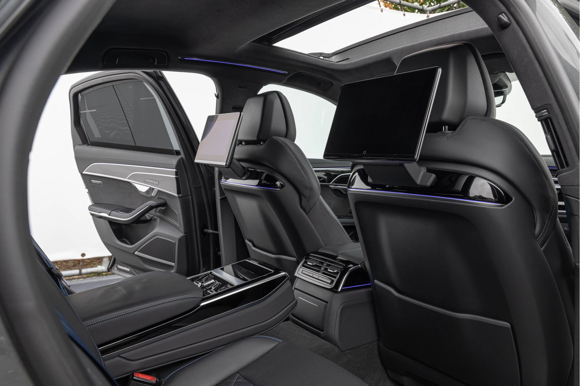 Hoofdafbeelding Audi A8