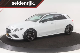 Hoofdafbeelding Mercedes-Benz A-Klasse Mercedes-Benz A-klasse 180 AMG Night Upgrade | Panoramadak | DAB+ | Widescreen | Stoelverwarming | Camera | Navigatie | Park Assist | Full LED