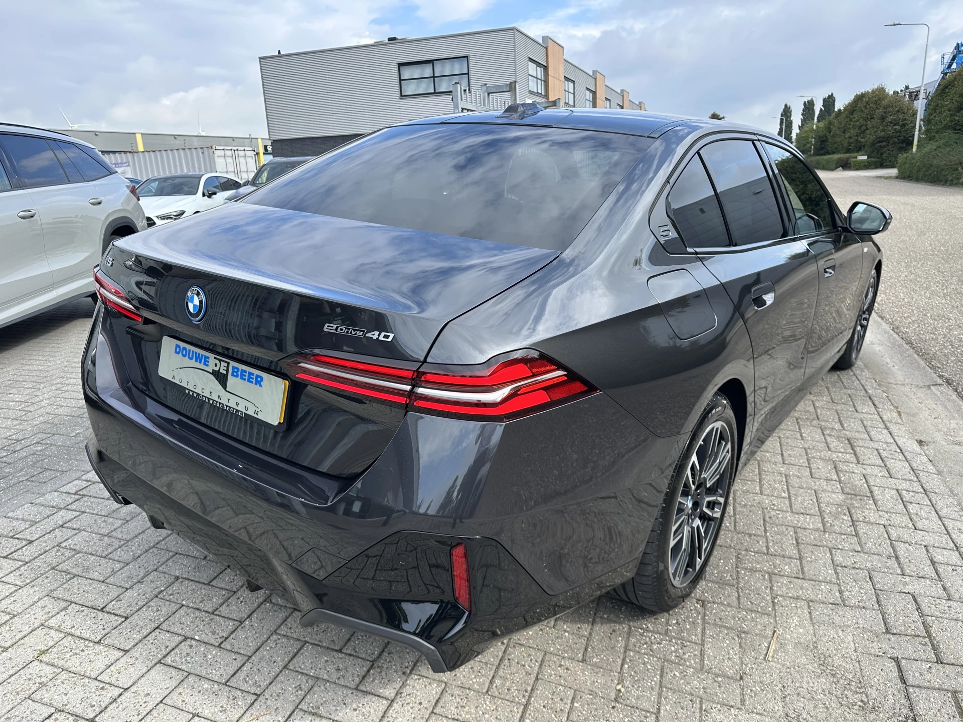 Hoofdafbeelding BMW i5
