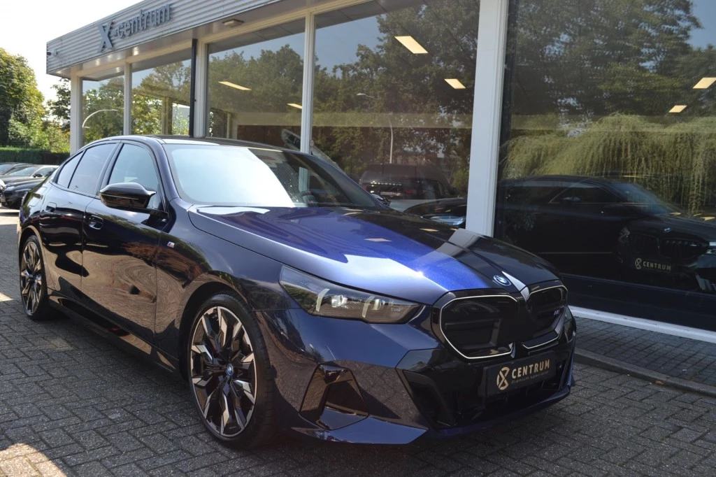 Hoofdafbeelding BMW i5