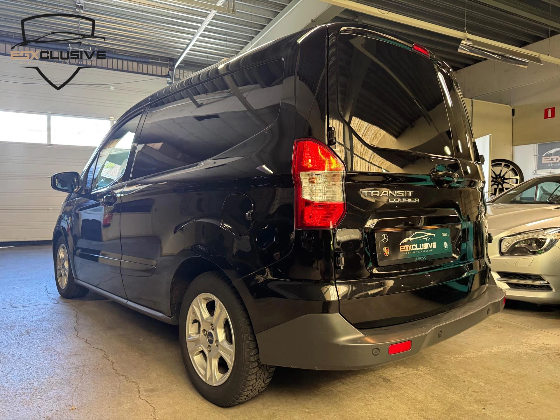 Hoofdafbeelding Ford Transit Courier