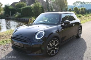 Mini 1.5 Cooper MINI Yours / Pano / Camera / Carplay / Leder