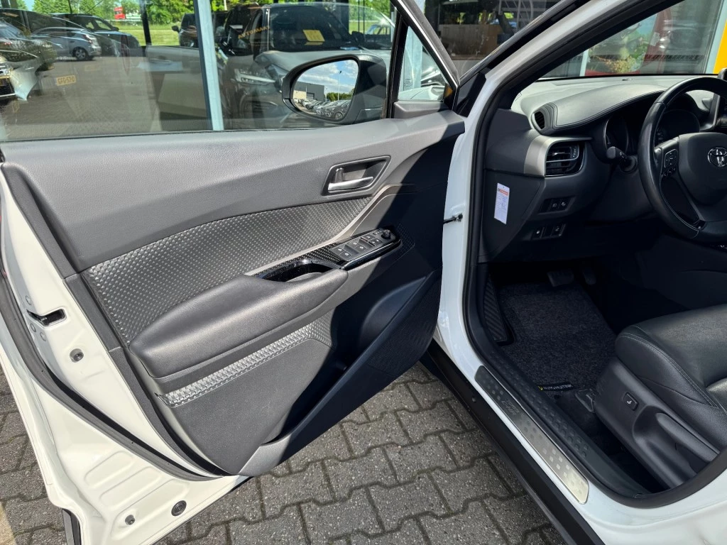 Hoofdafbeelding Toyota C-HR