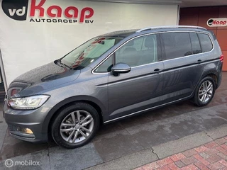 Hoofdafbeelding Volkswagen Touran Volkswagen Touran 1.5 TSI Highline  NIEUWSTAAT 18000KM