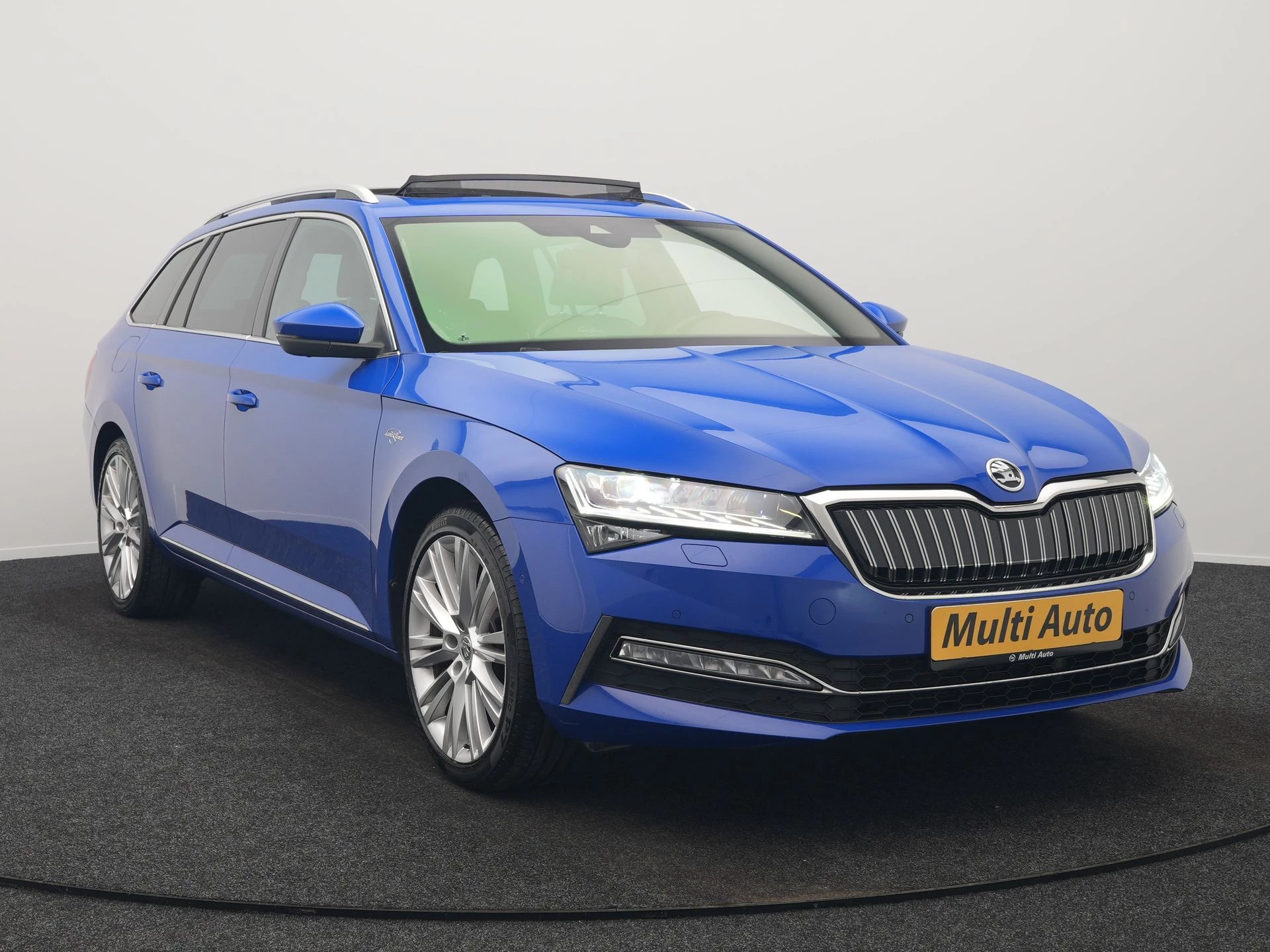 Hoofdafbeelding Škoda Superb