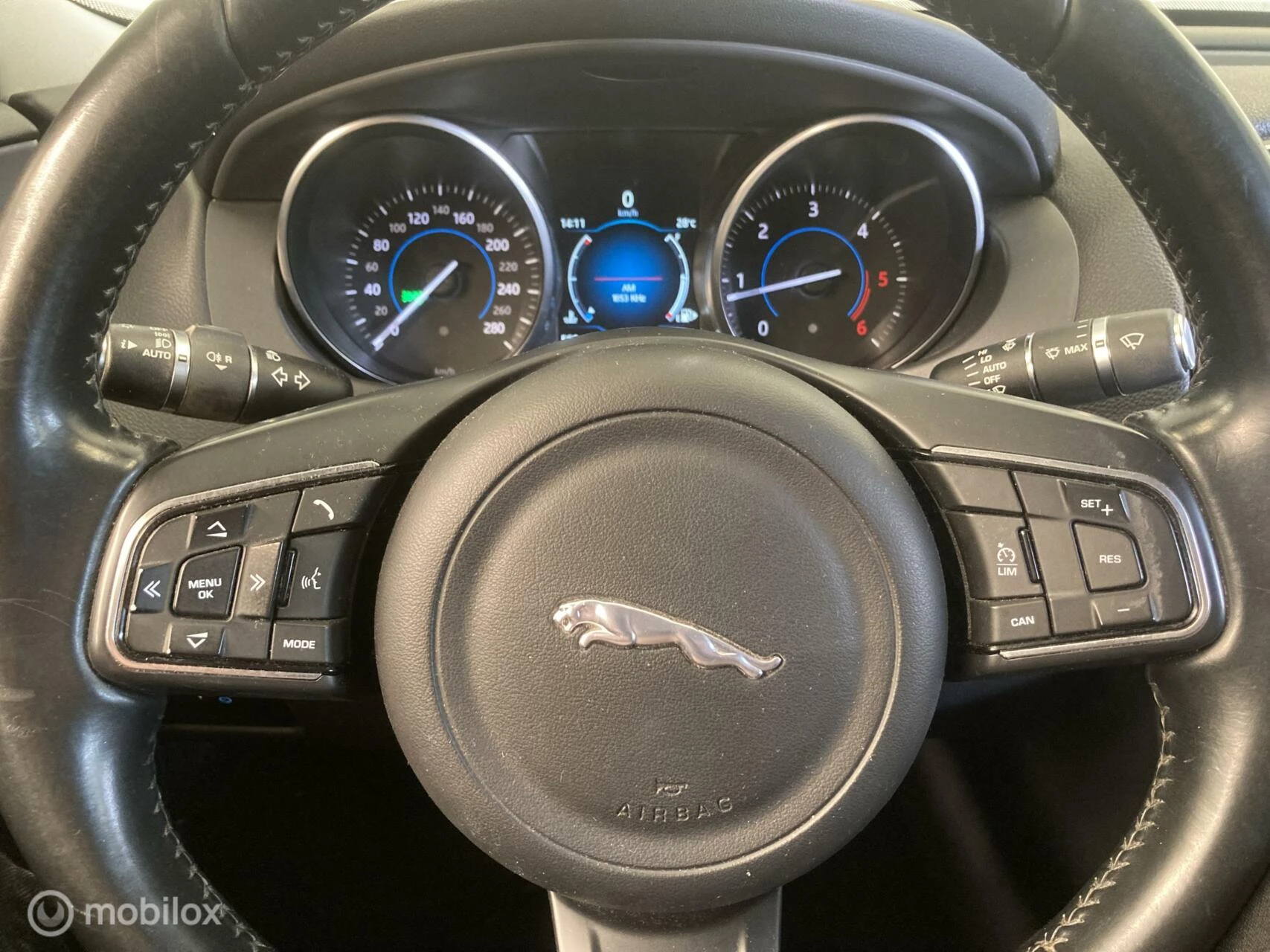 Hoofdafbeelding Jaguar XE