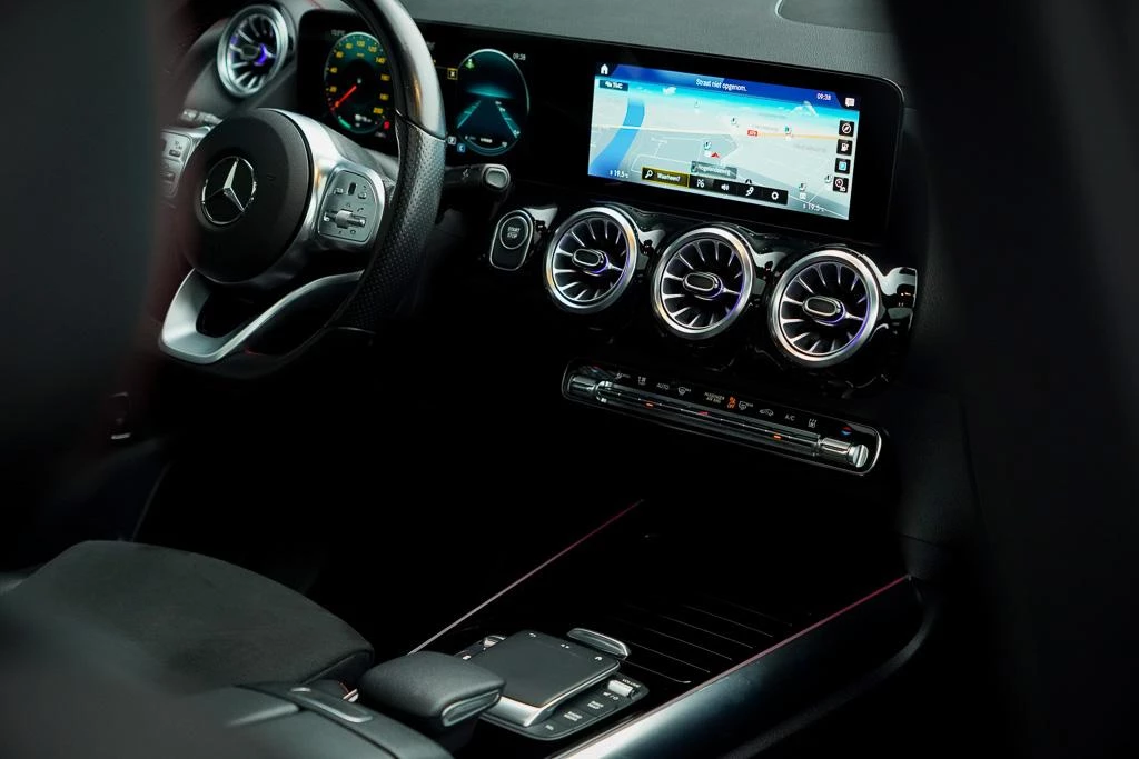 Hoofdafbeelding Mercedes-Benz EQA