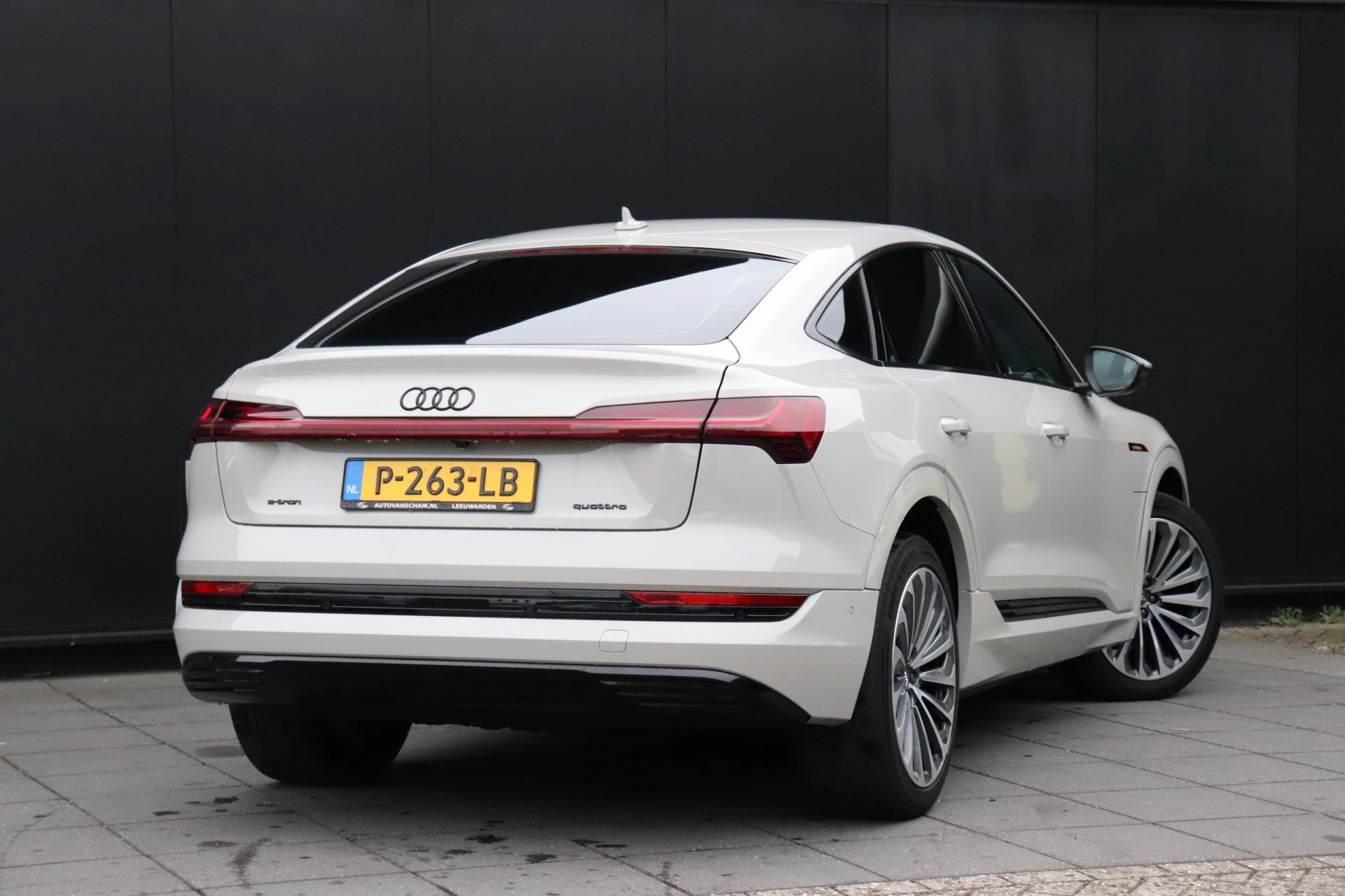 Hoofdafbeelding Audi e-tron