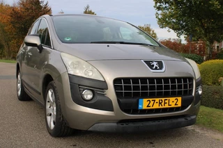 Peugeot 3008 1.6 HDIF 111pk ST ECC/cruise/navi/trekhaak/panodak