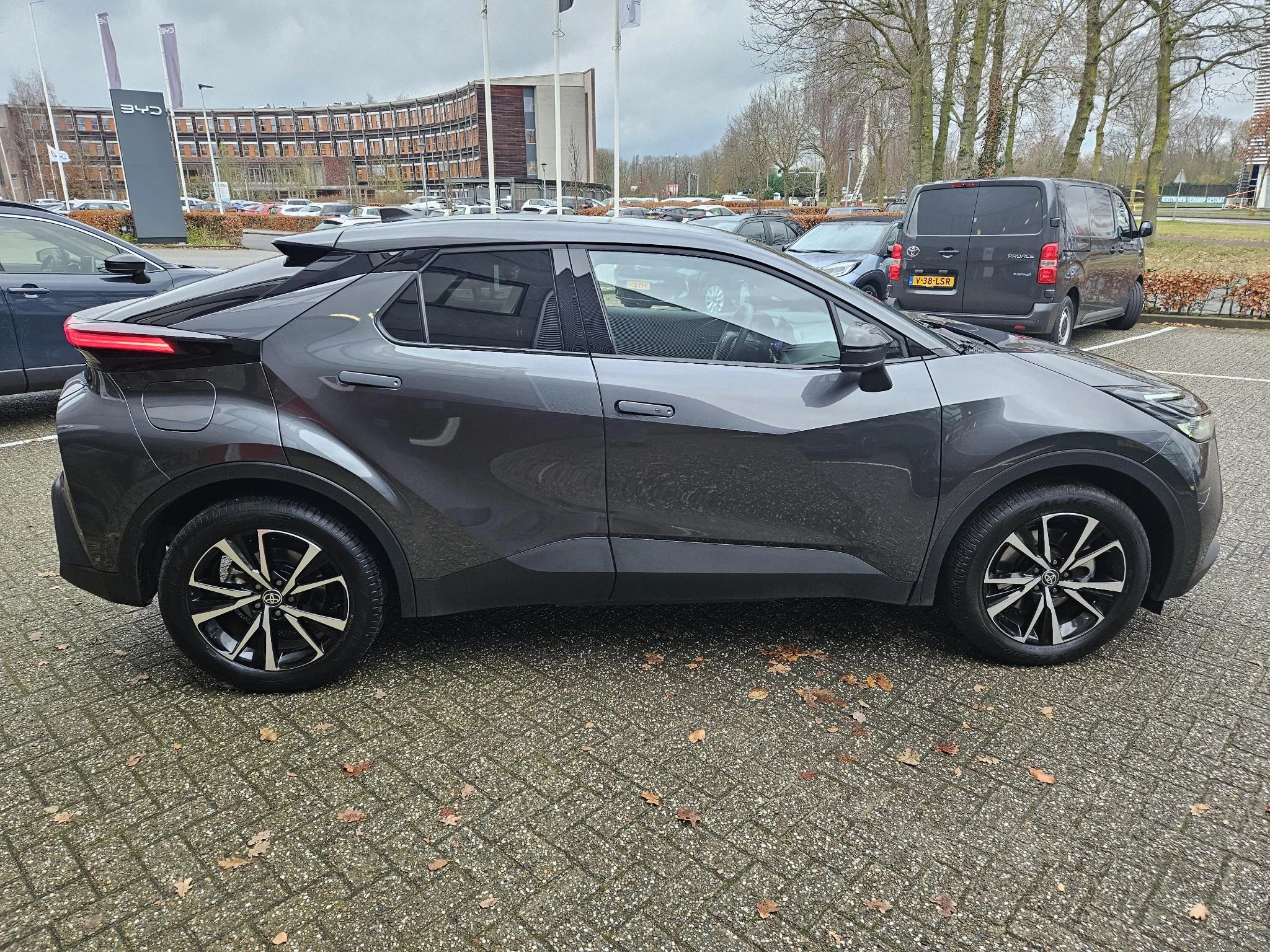 Hoofdafbeelding Toyota C-HR