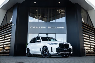 Hoofdafbeelding BMW X5 BMW X5 xDrive50e - M Sport | Sky Lounge | Luchtvering | H&K | Elek. Trekhaak | Memory