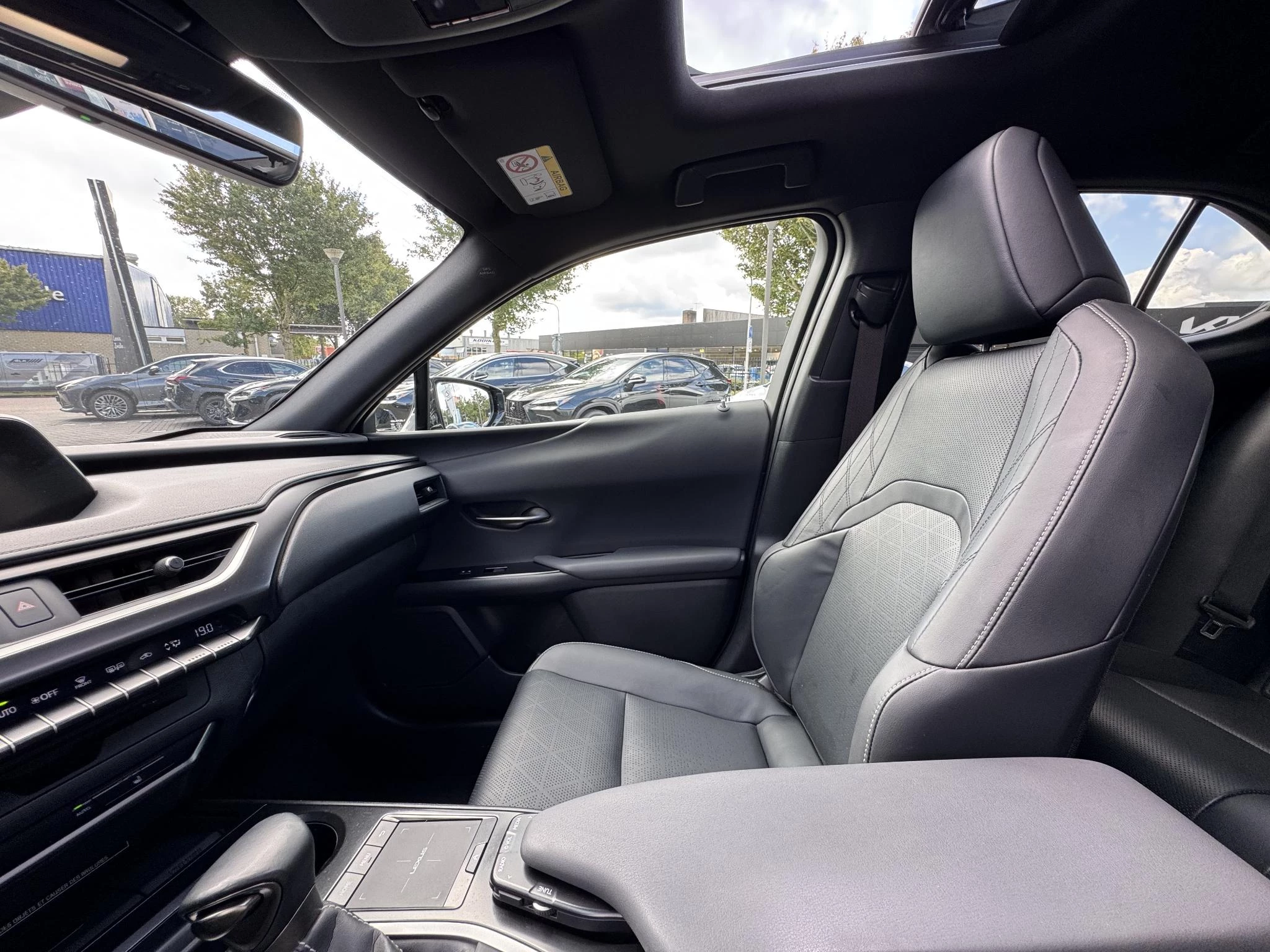 Hoofdafbeelding Lexus UX