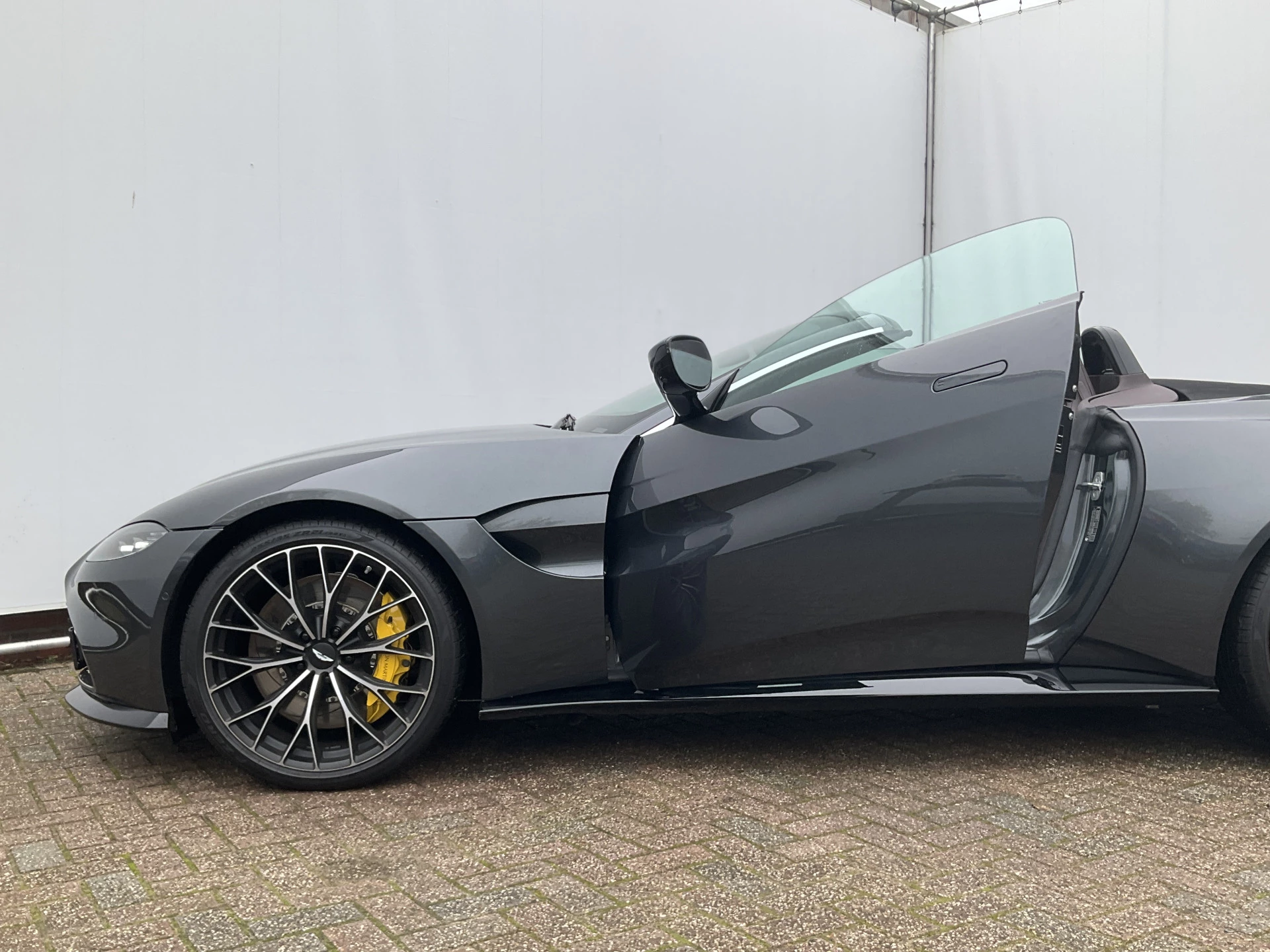 Hoofdafbeelding Aston Martin V8 Vantage