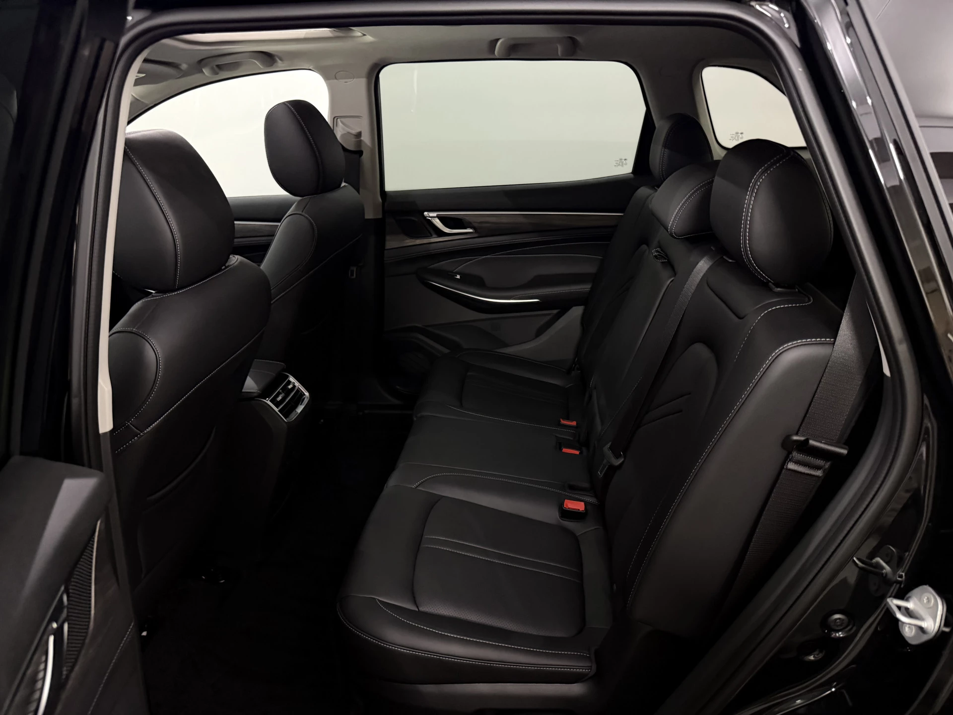 Hoofdafbeelding DFSK E5 PHEV