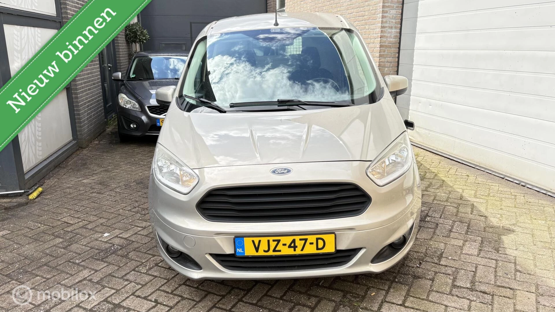 Hoofdafbeelding Ford Transit Courier