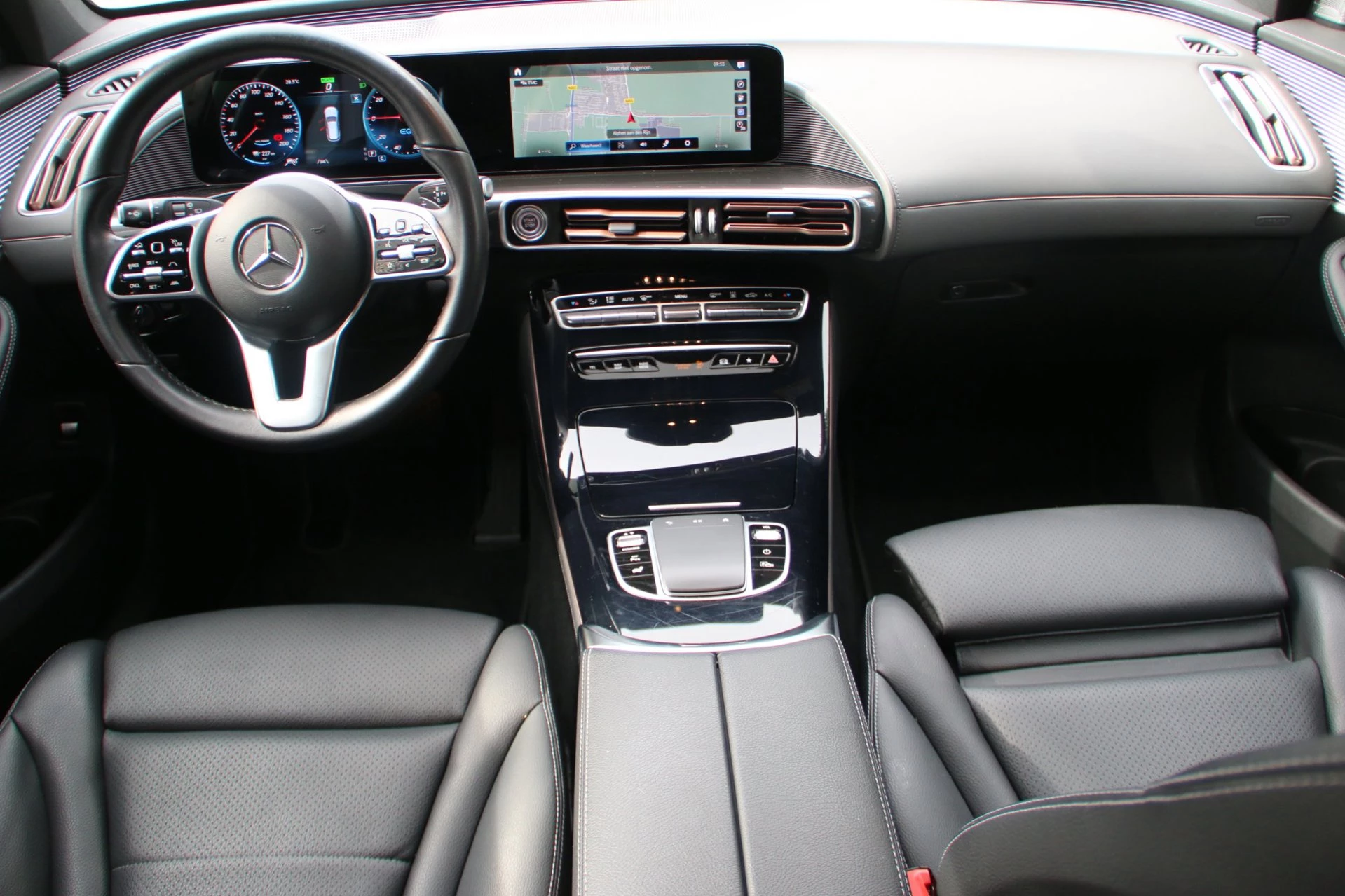 Hoofdafbeelding Mercedes-Benz EQC