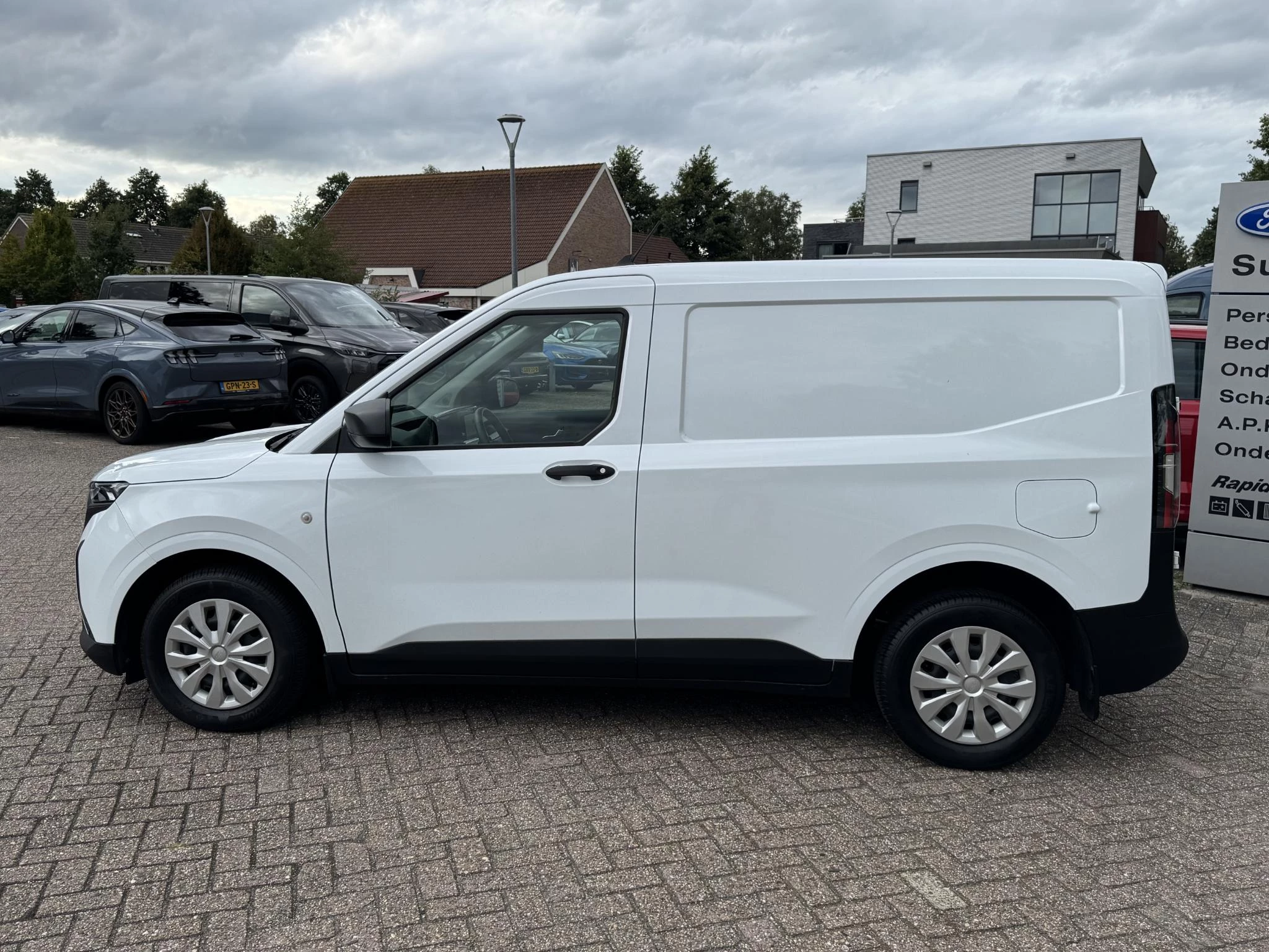 Hoofdafbeelding Ford Transit Courier