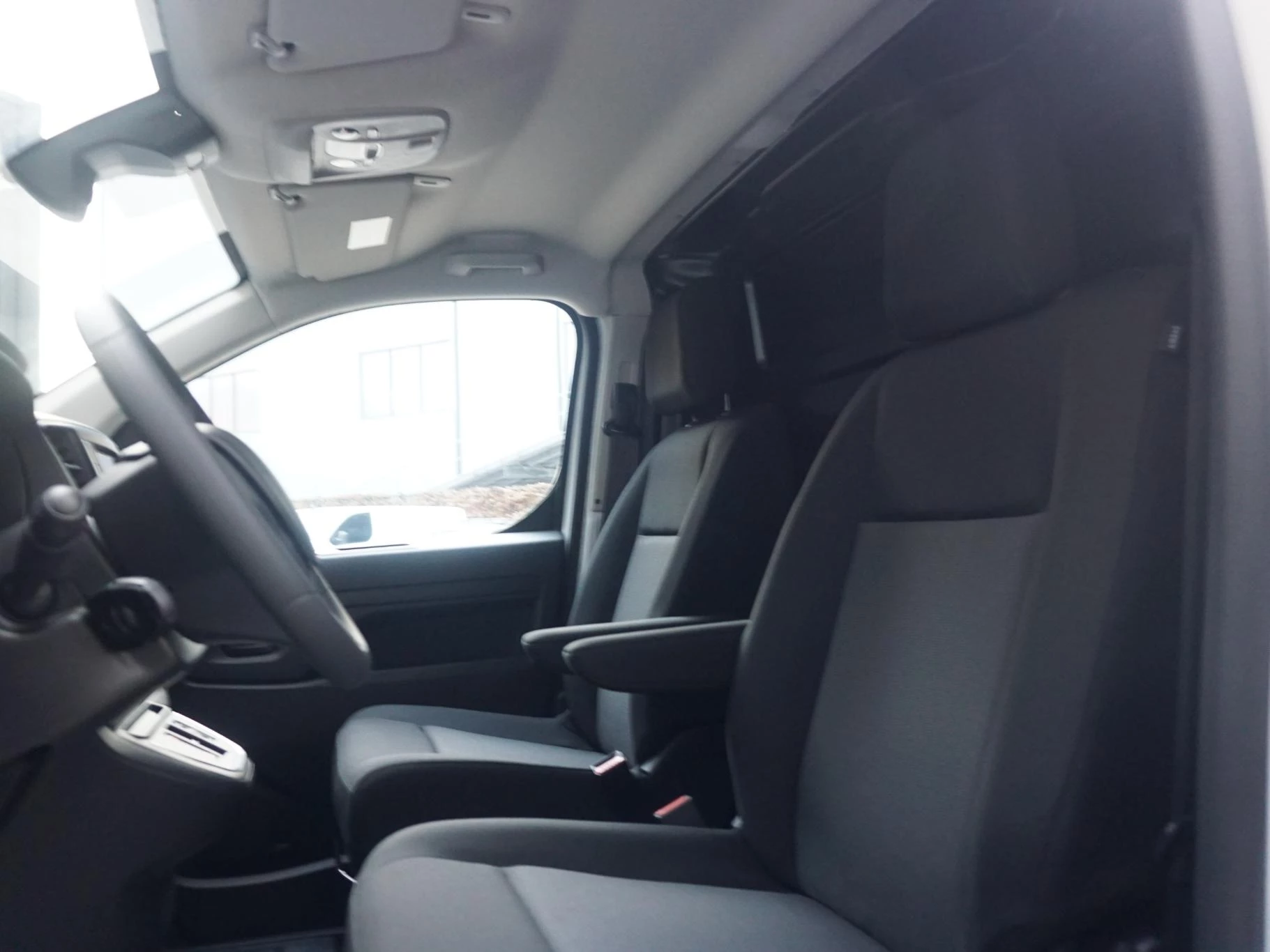 Hoofdafbeelding Peugeot e-Expert