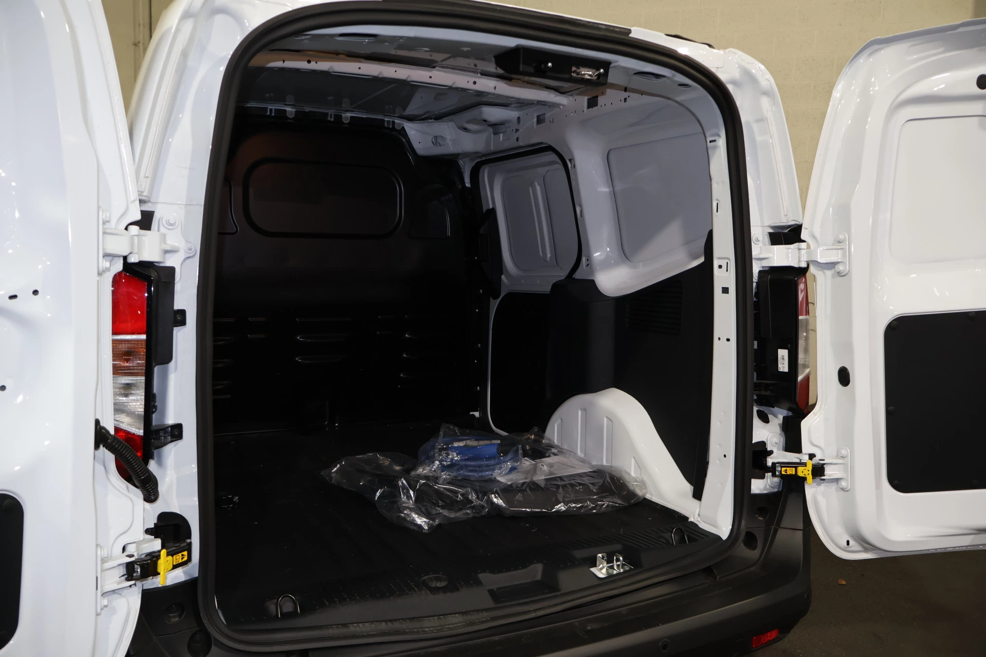 Hoofdafbeelding Ford E-Transit Courier