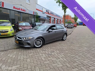 MERCEDES A-KLASSE 180 AUTOMAAT / Carplay / Dealer onderhouden /