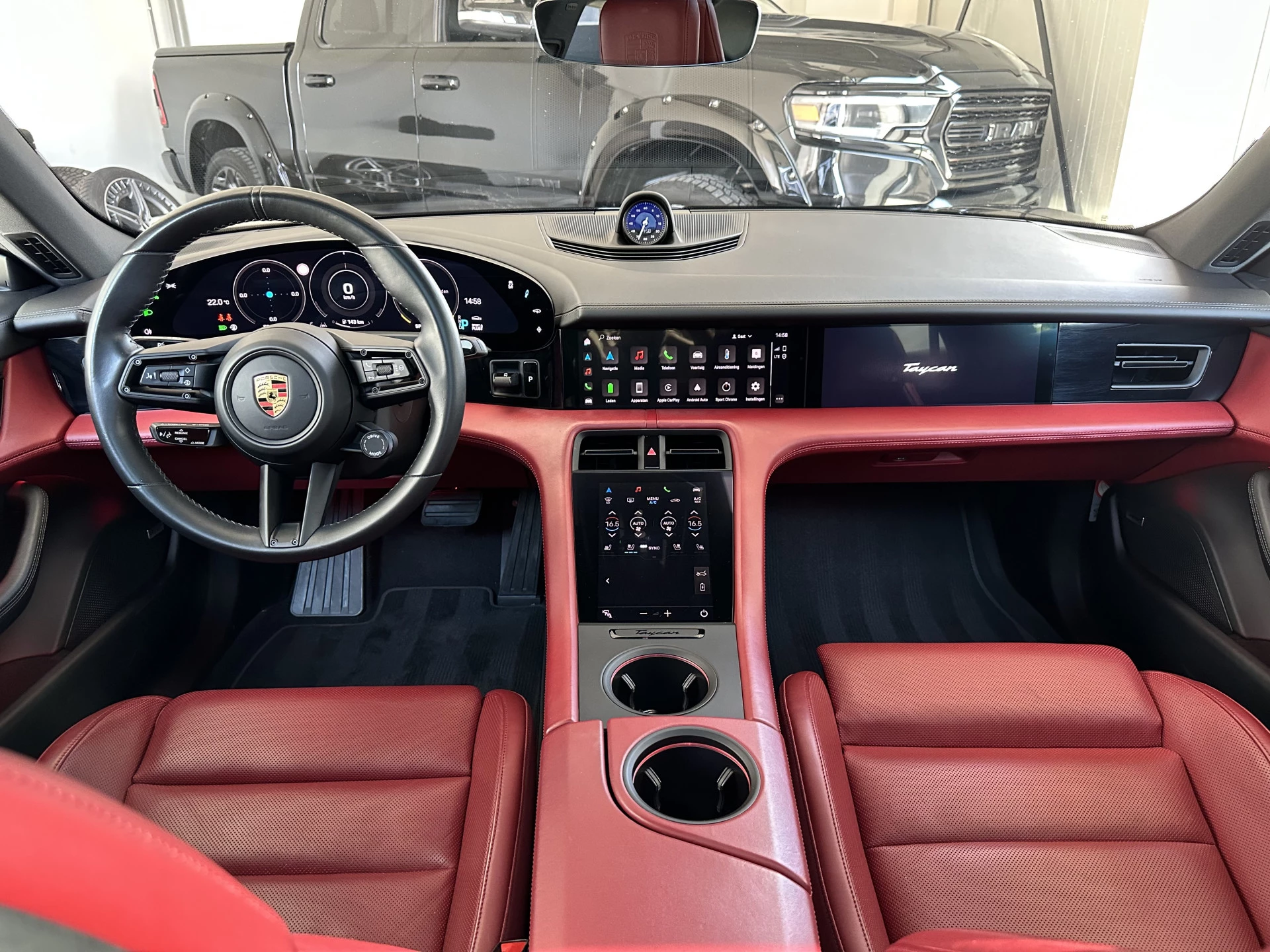 Hoofdafbeelding Porsche Taycan