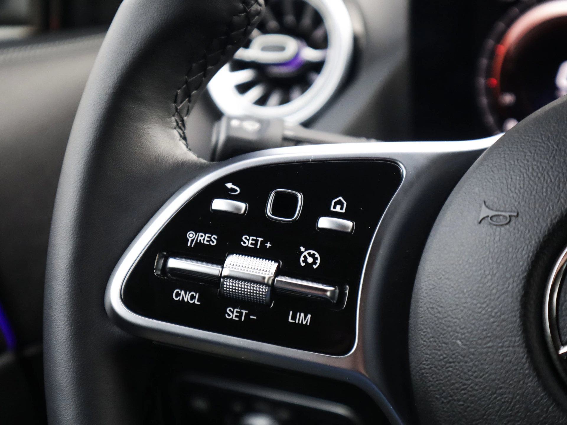 Hoofdafbeelding Mercedes-Benz EQA