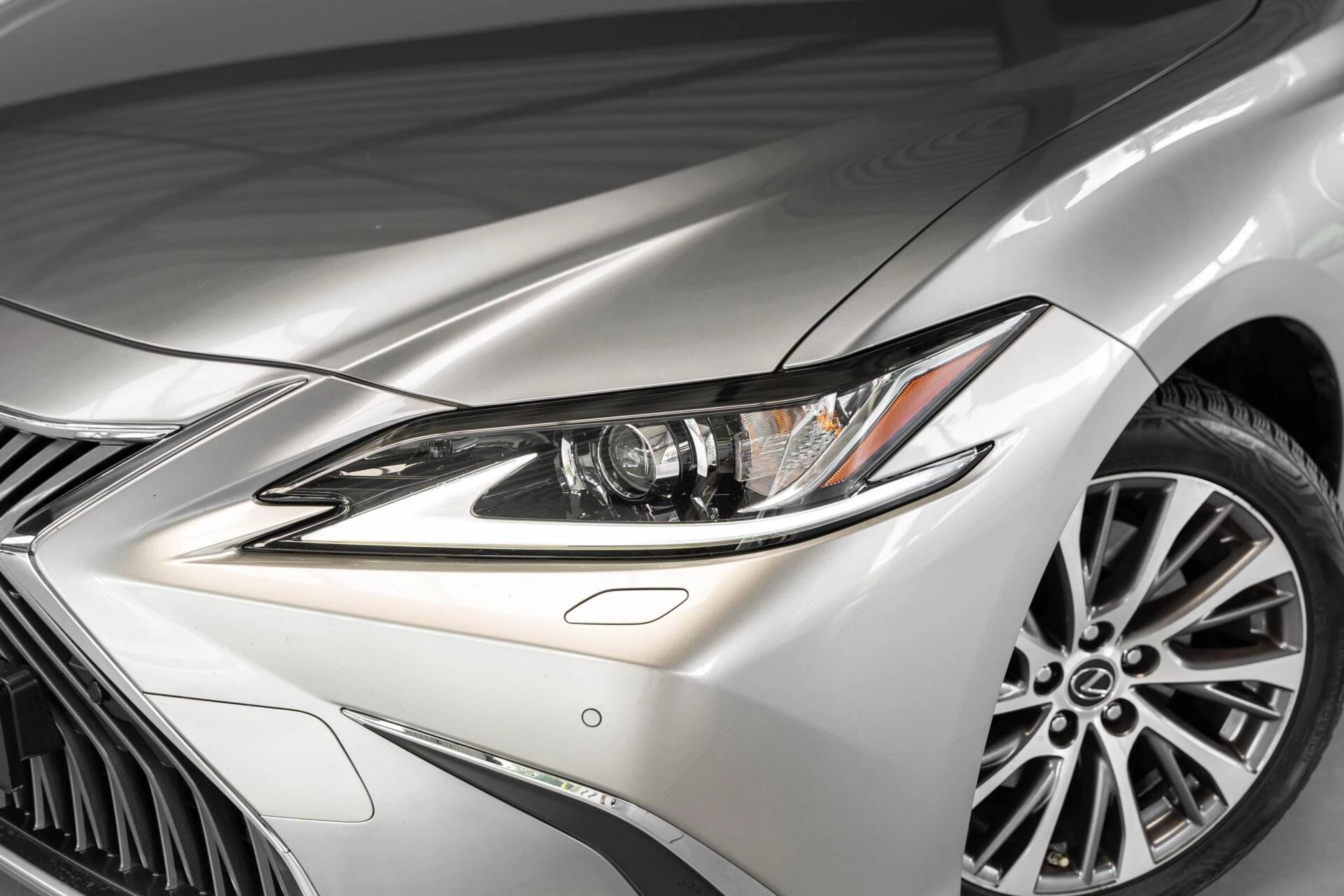 Hoofdafbeelding Lexus ES
