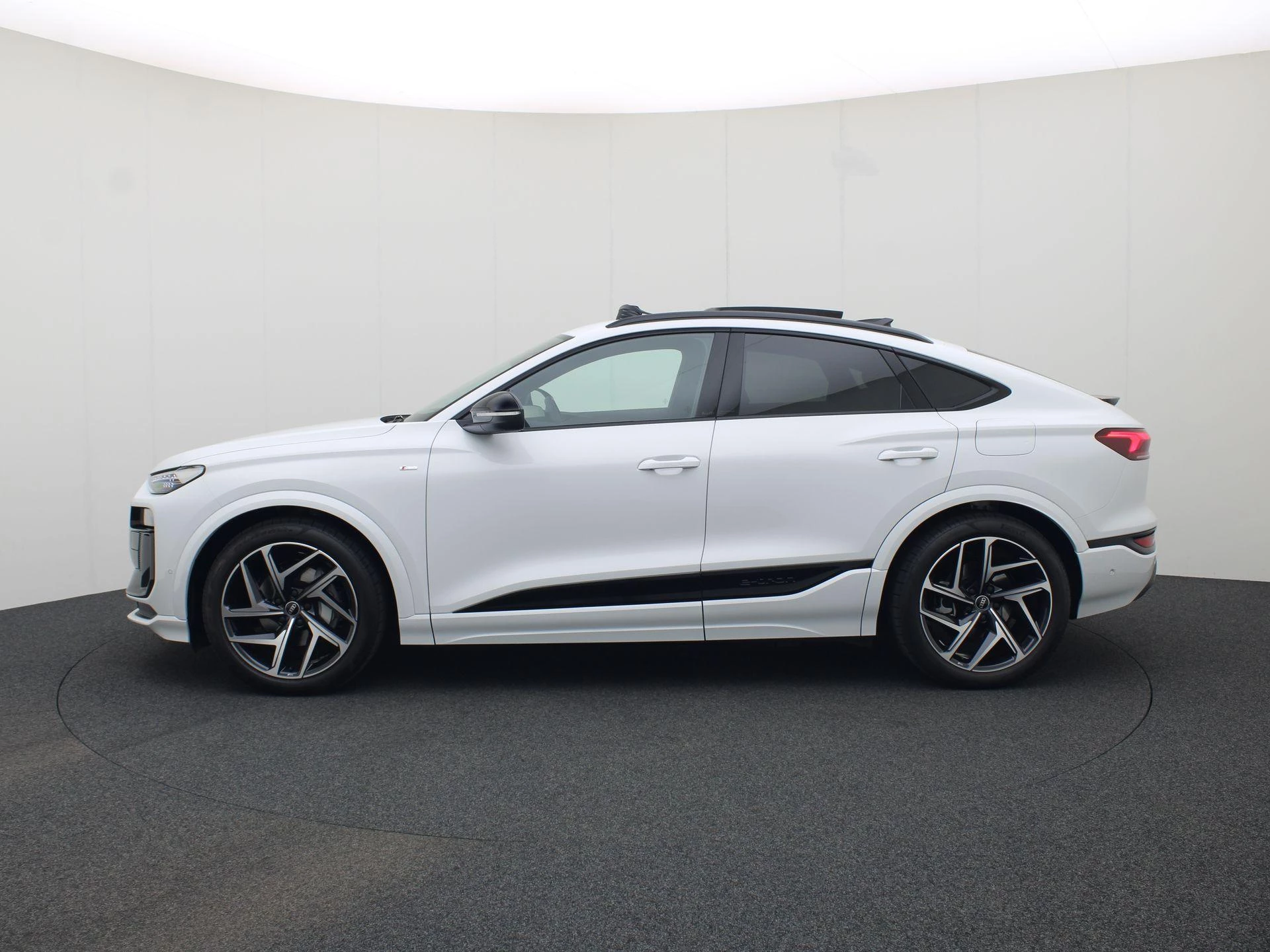 Hoofdafbeelding Audi Q6 e-tron