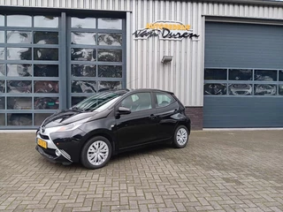 Hoofdafbeelding Toyota Aygo Toyota Aygo 1.0 VVT-I X 69pk Fun Airco Cruise Navi Apple Carplay