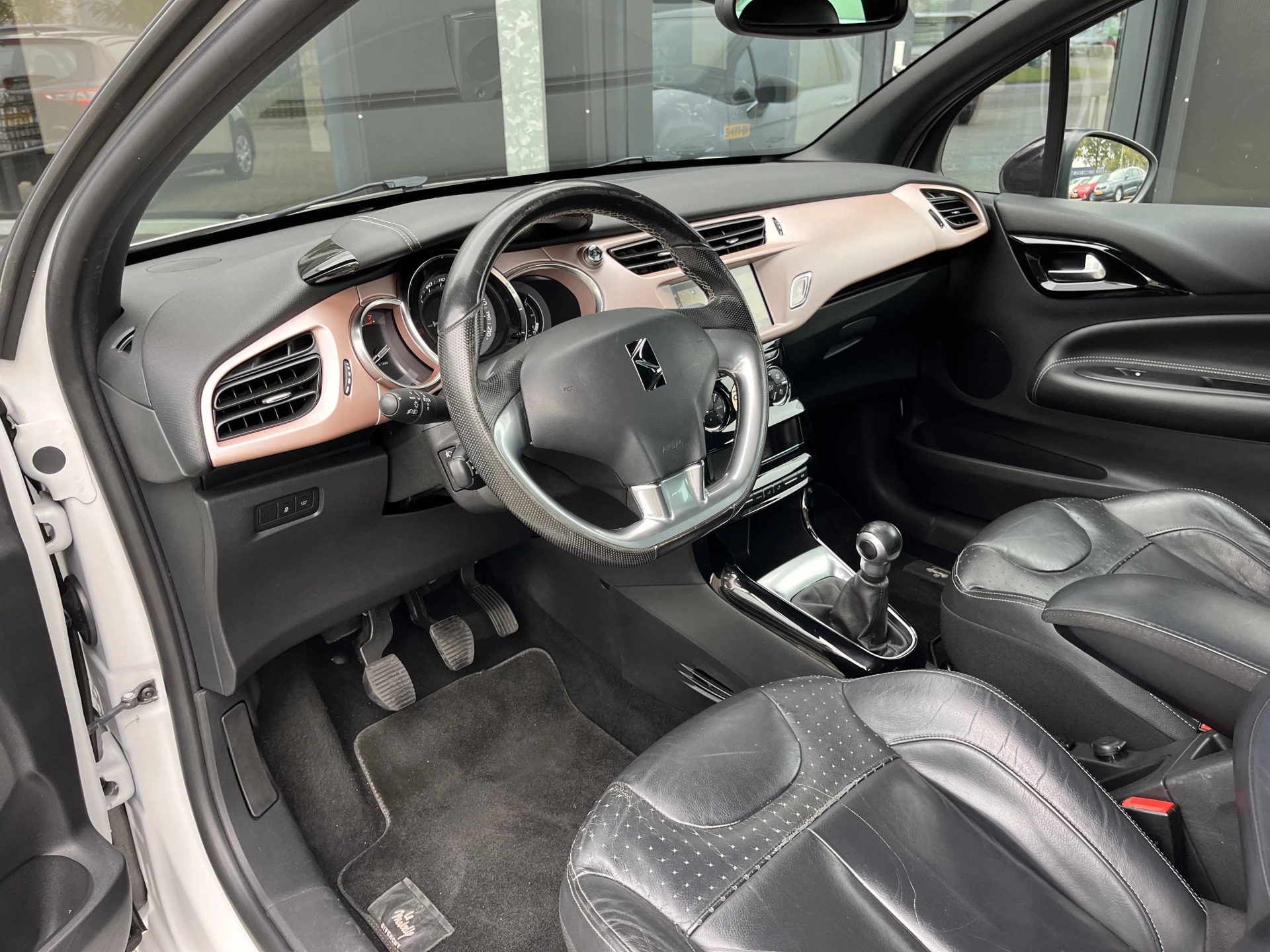 Hoofdafbeelding DS DS 3