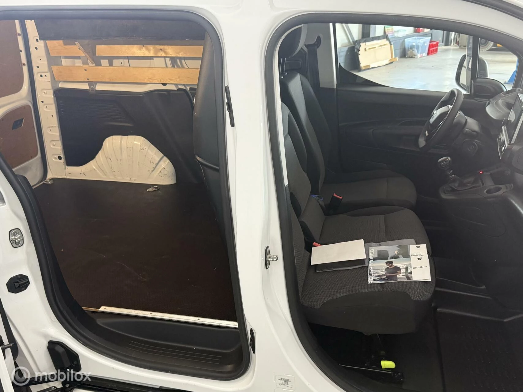 Hoofdafbeelding Peugeot Partner