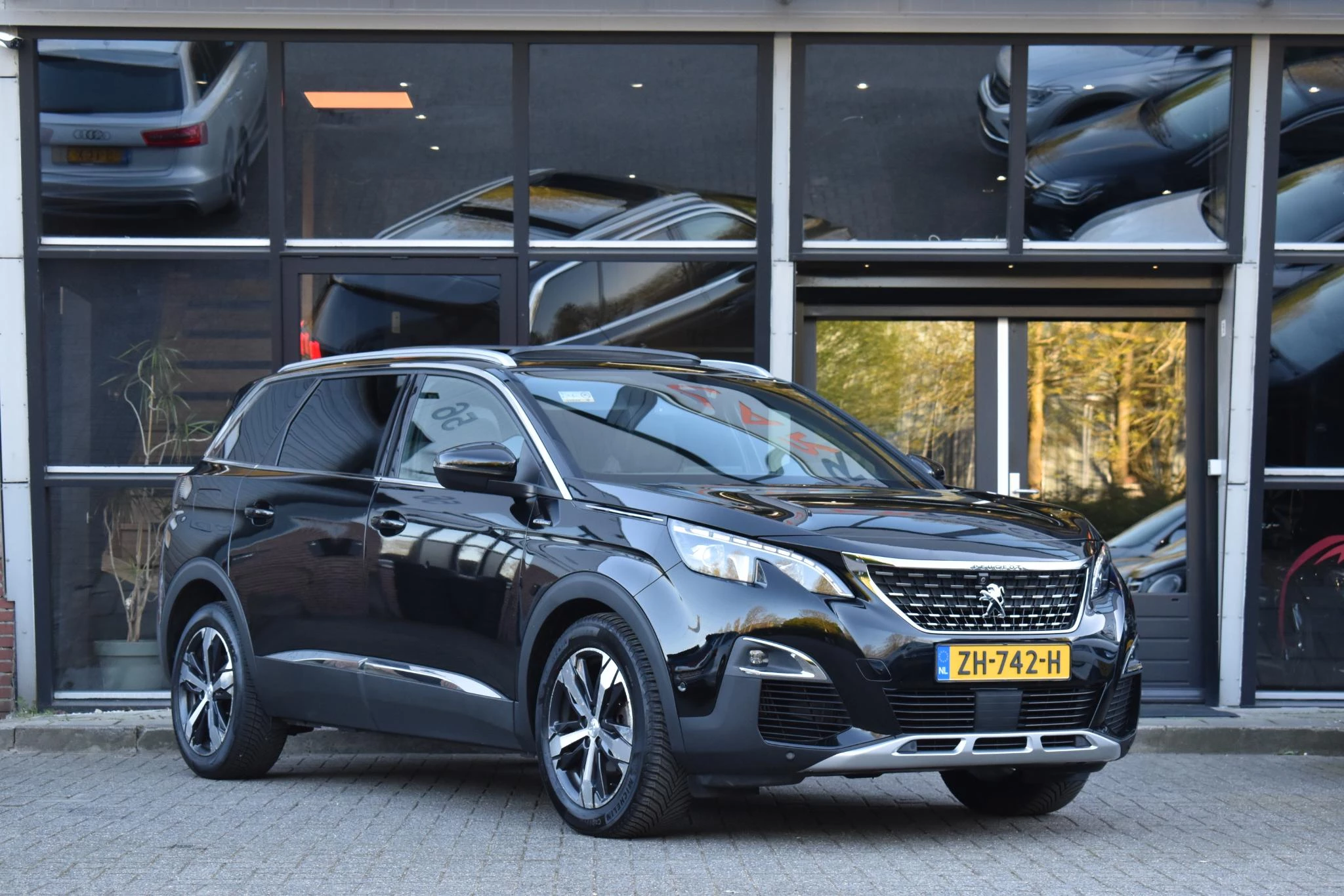 Hoofdafbeelding Peugeot 5008