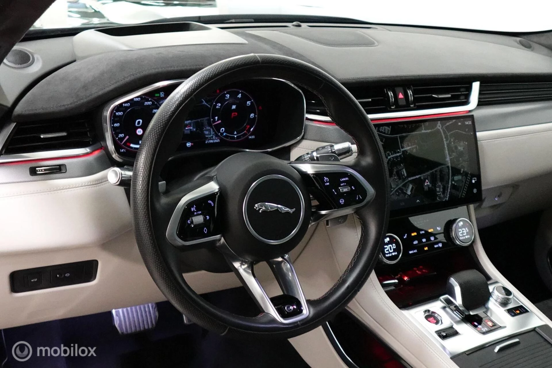 Hoofdafbeelding Jaguar F-PACE