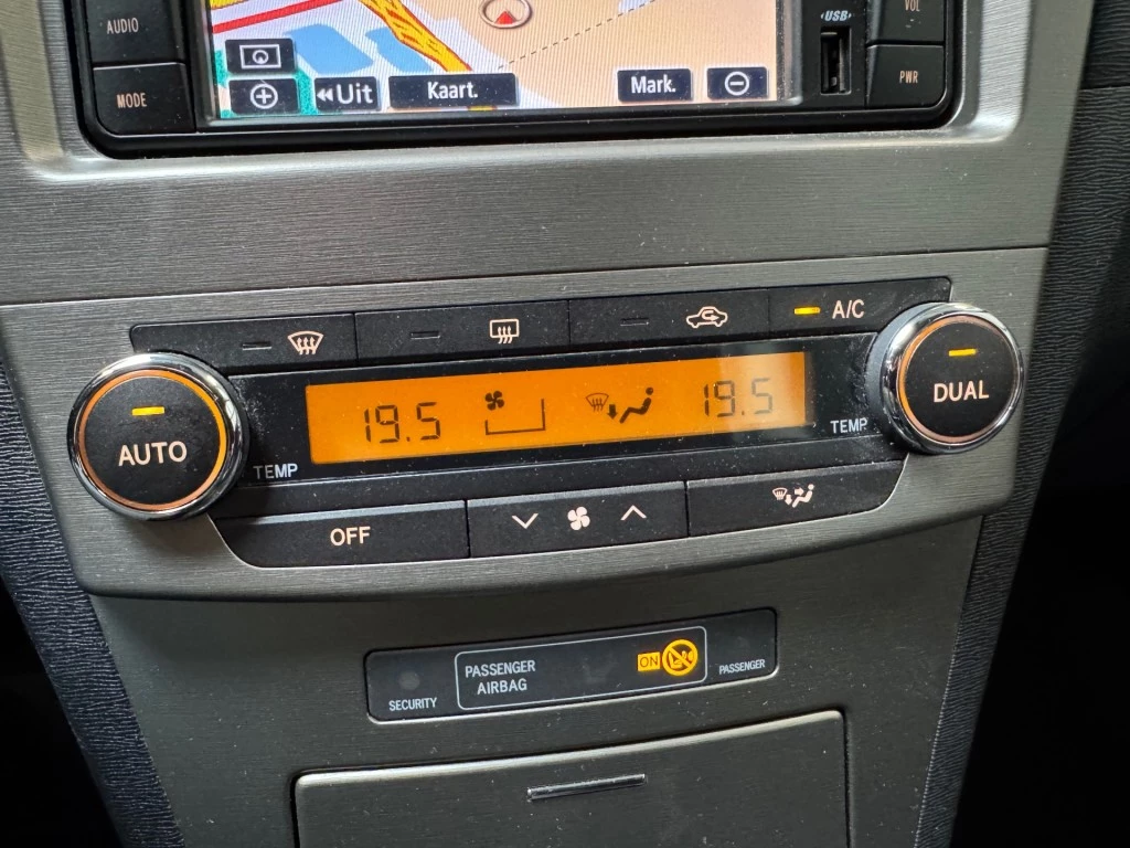 Hoofdafbeelding Toyota Avensis