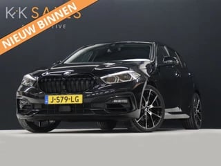 BMW 1 Serie 118i Sport Line Black Pack [APPLE CARPLAY, NAVIGATIE, LED, DAB, STUUR LEDER, SPORTSTOELEN, NIEUWSTAAT]