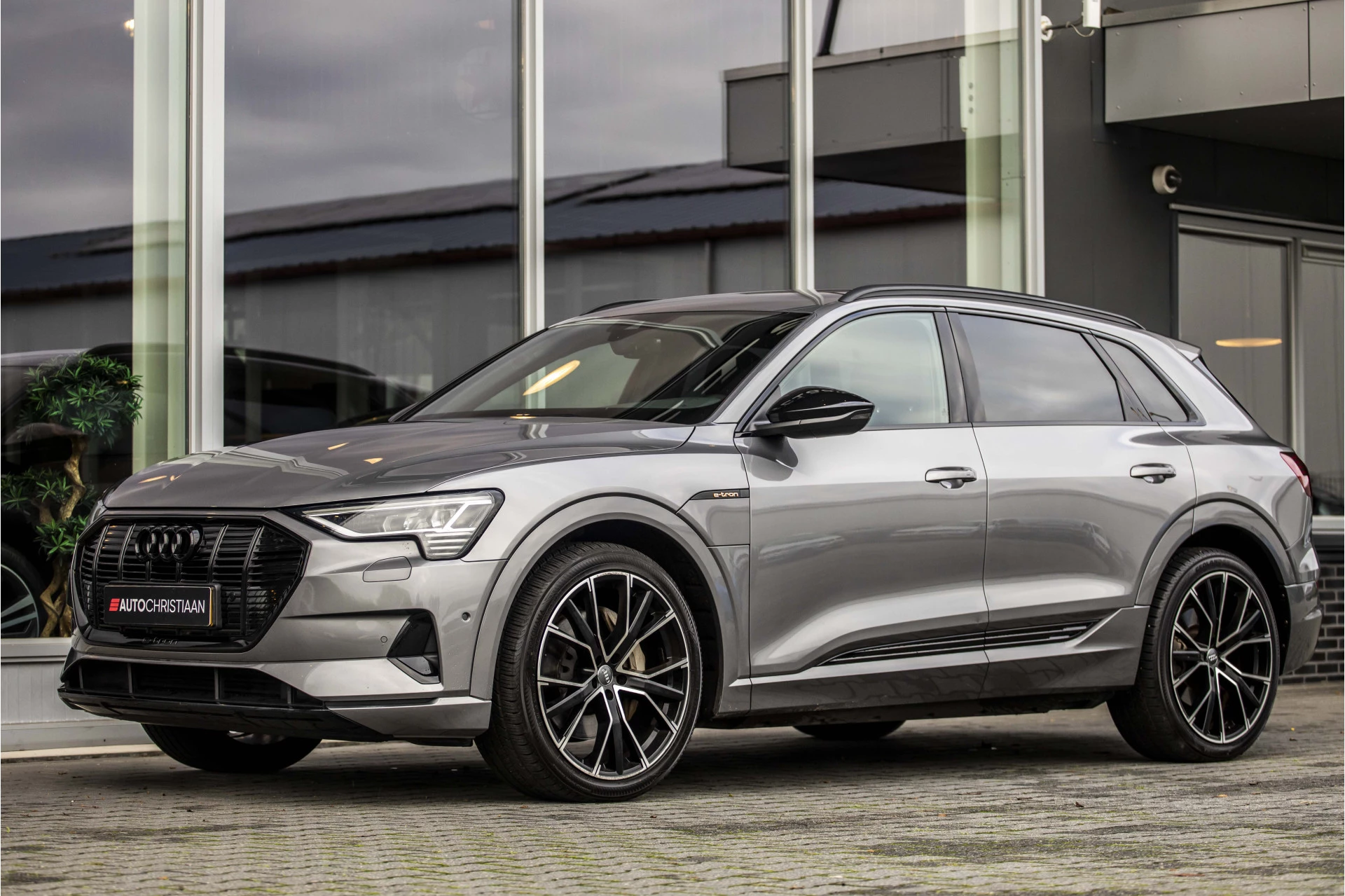 Hoofdafbeelding Audi e-tron