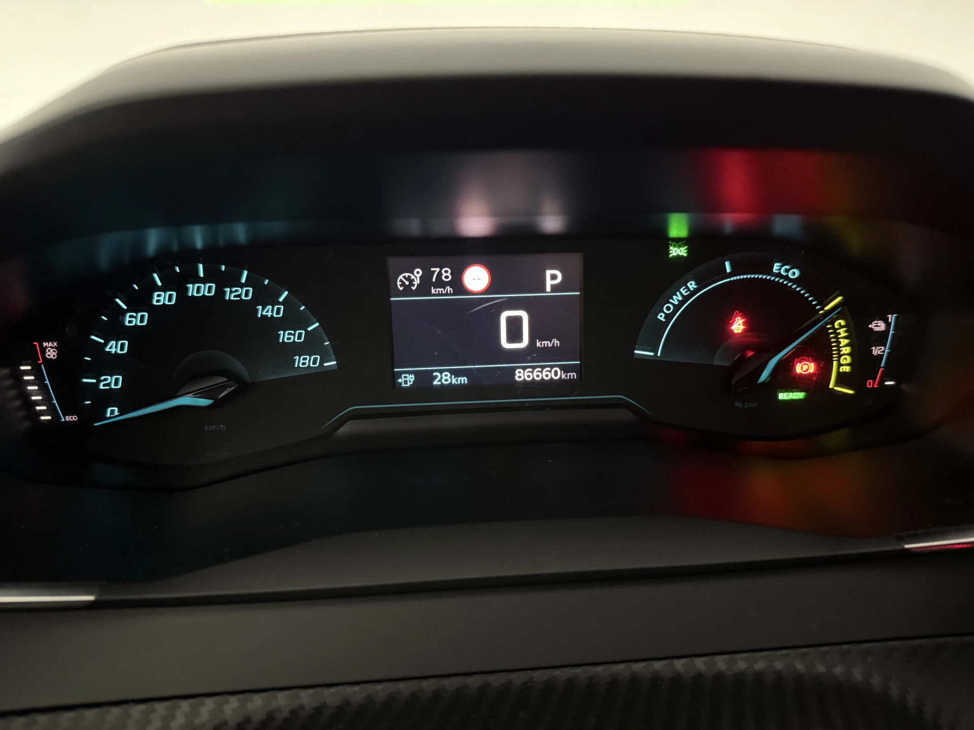 Hoofdafbeelding Peugeot e-208