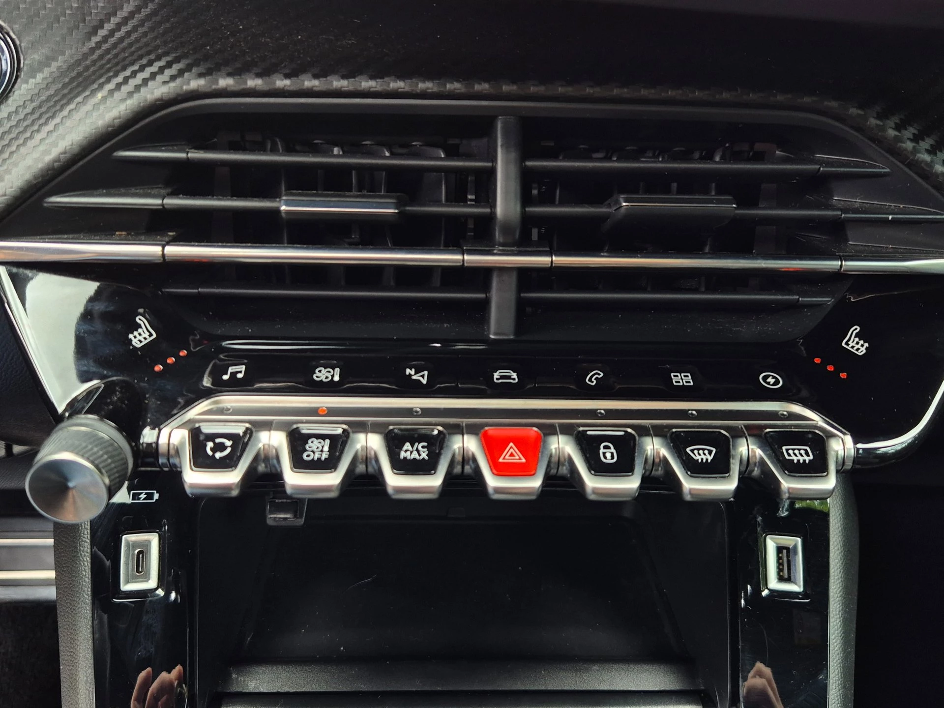 Hoofdafbeelding Peugeot e-2008