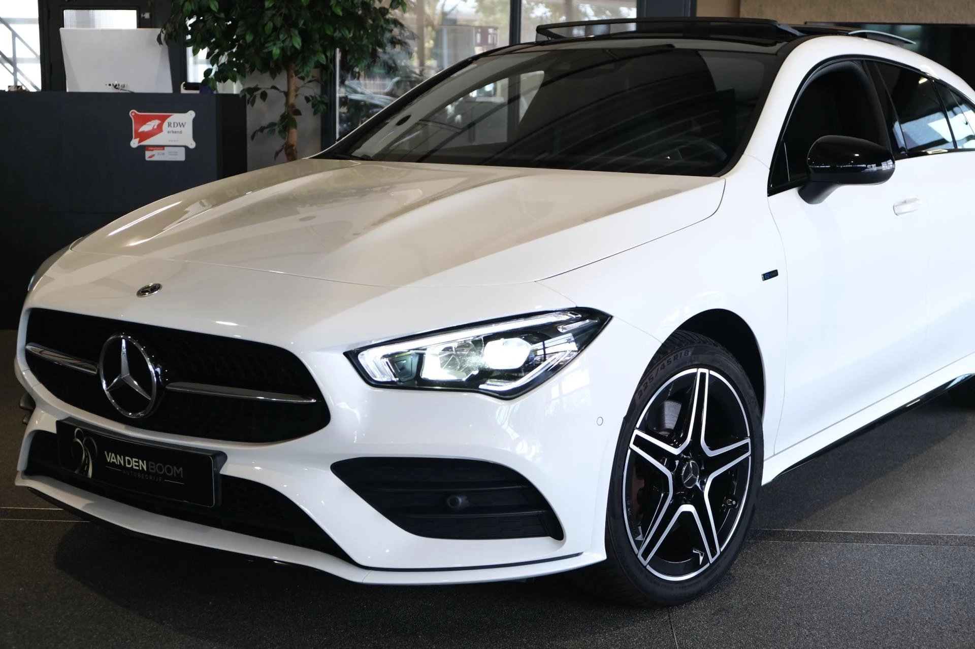 Hoofdafbeelding Mercedes-Benz CLA